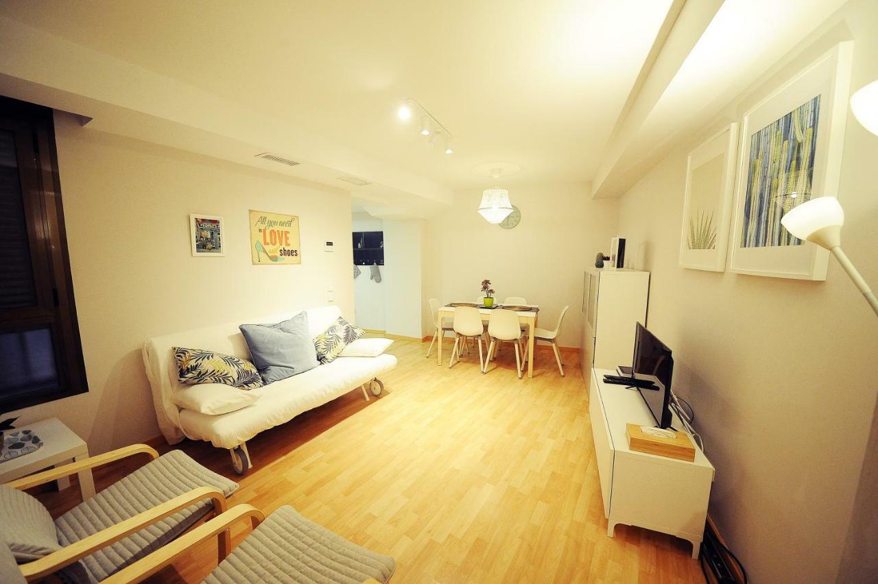 Dones Apartamento En El Casco Historico De Zaragoza Ngoại thất bức ảnh